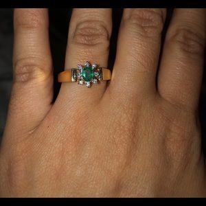 Vintage 14k Yellow Gold Flower